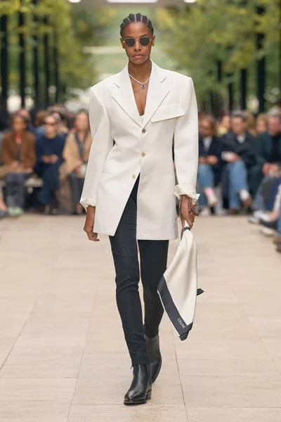 Look 48